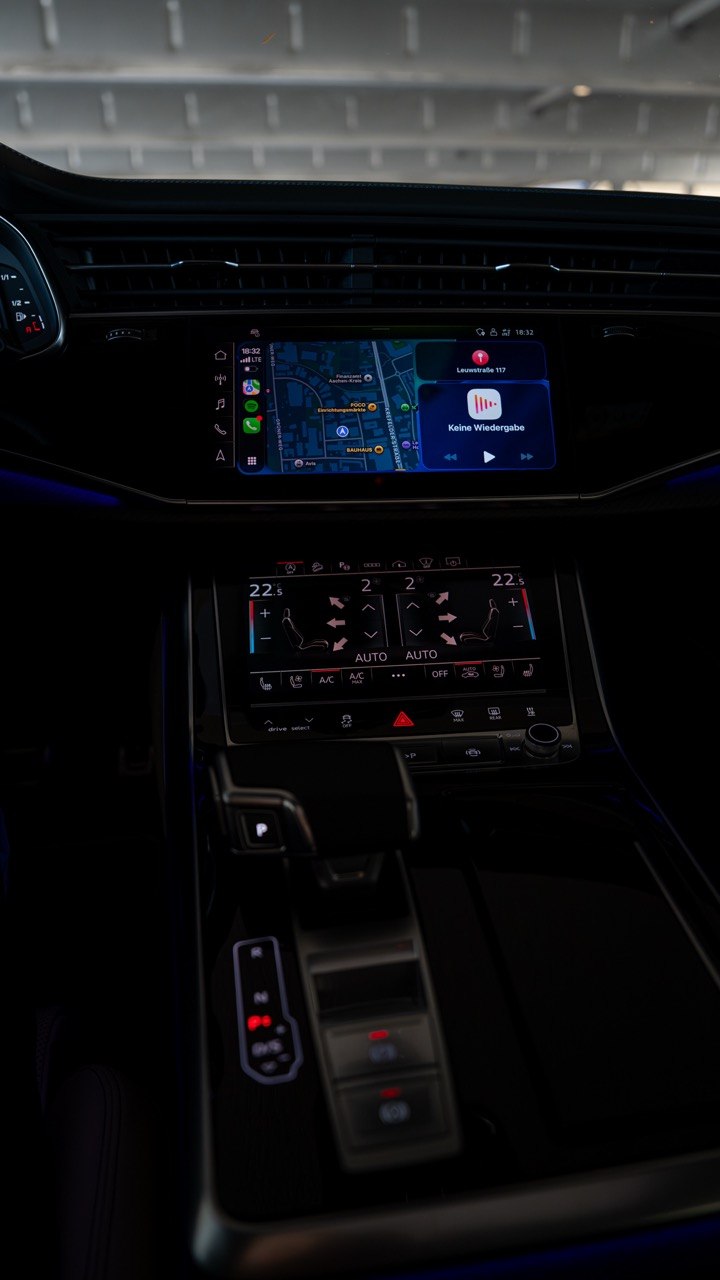 Audi RSQ8 San-Marino-Blau