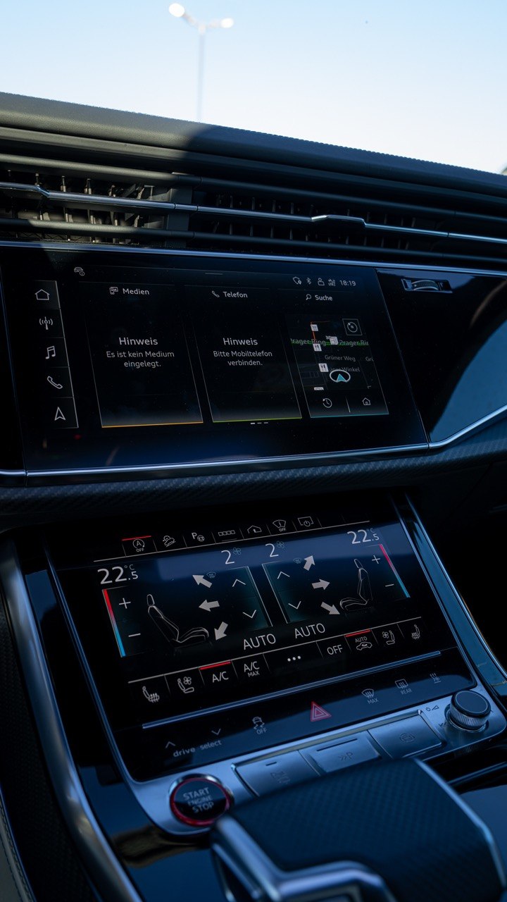 Audi RSQ8 San-Marino-Blau