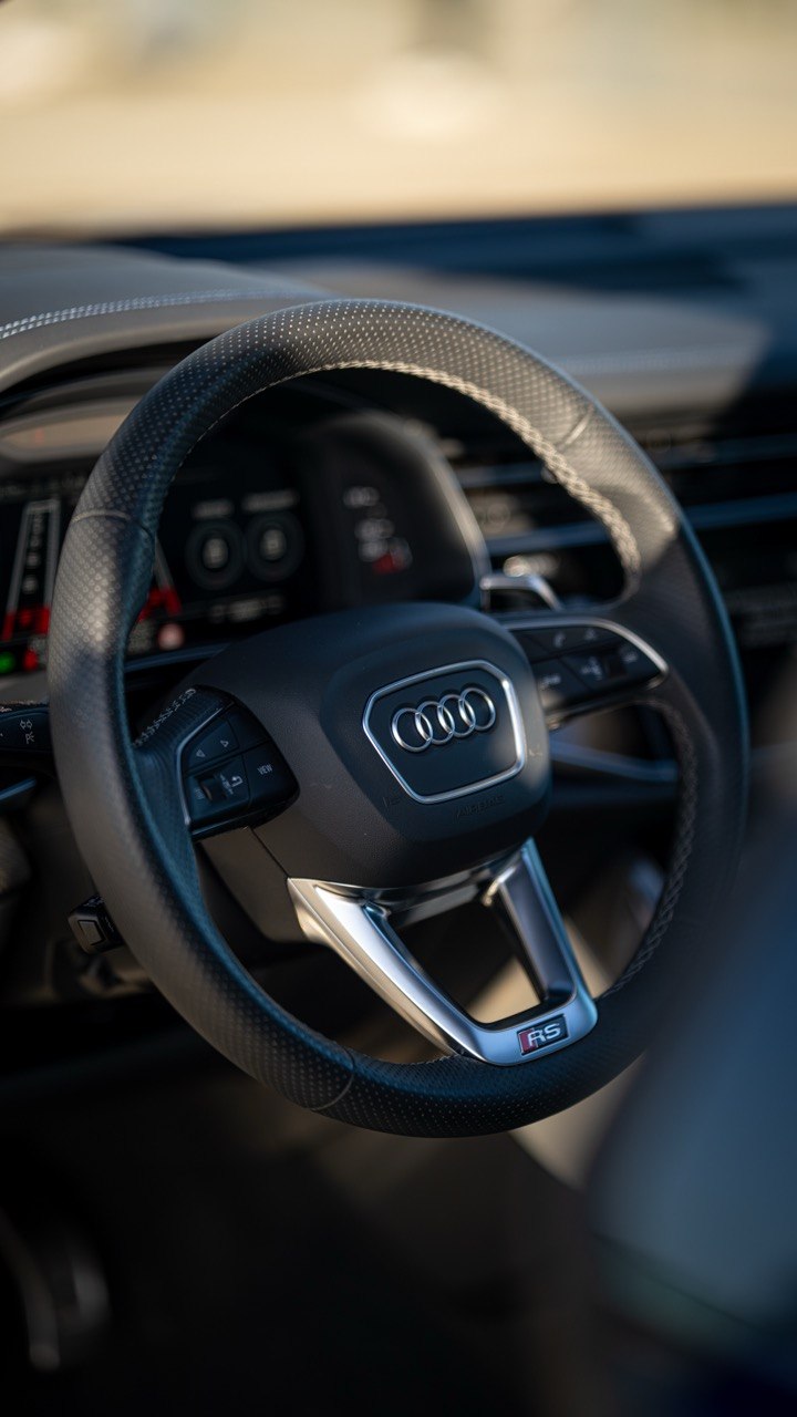Audi RSQ8 San-Marino-Blau