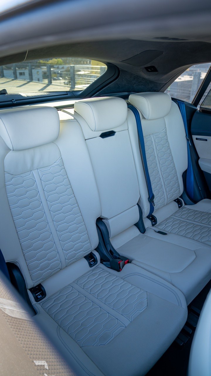 Audi RSQ8 San-Marino-Blau