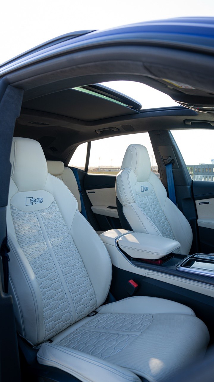Audi RSQ8 San-Marino-Blau