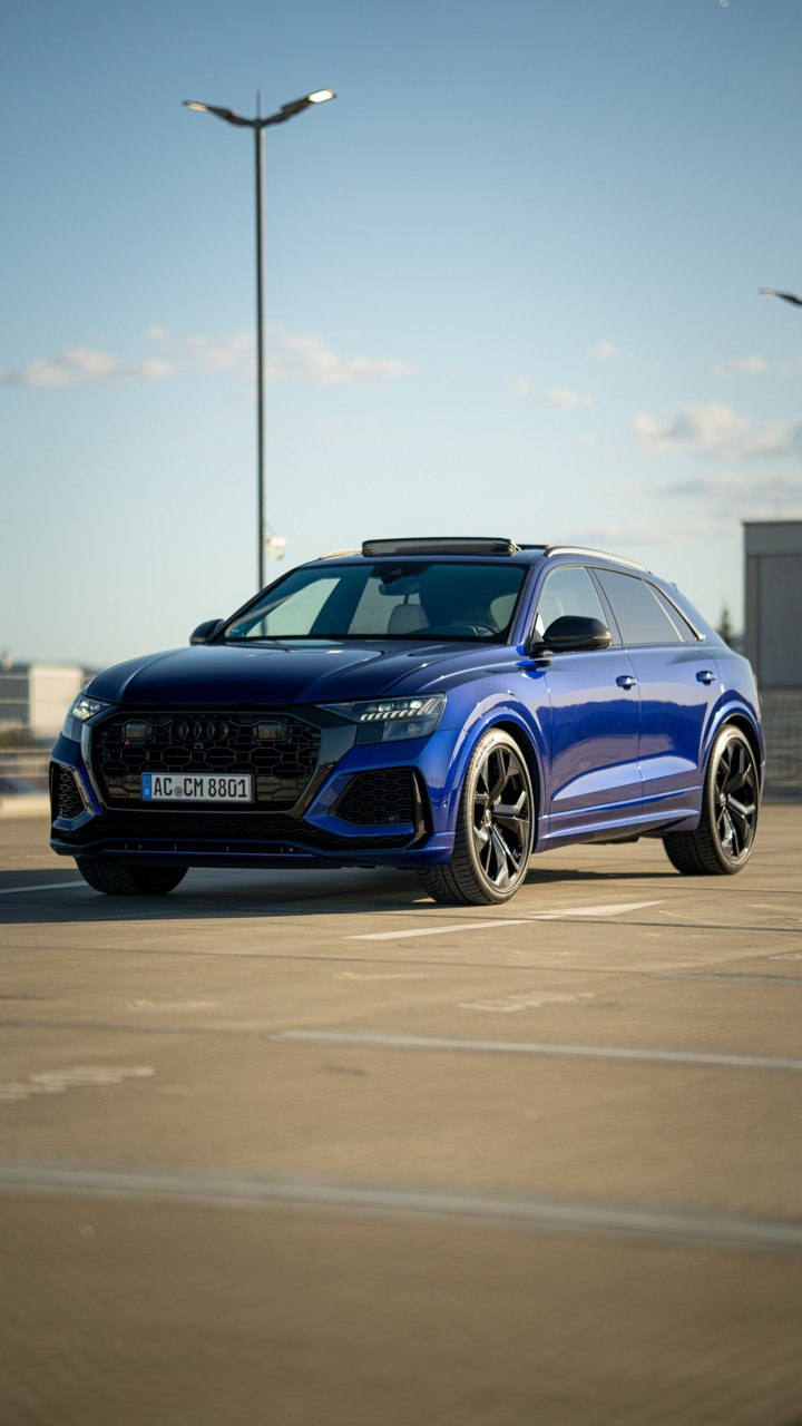 Audi RSQ8 San-Marino-Blau