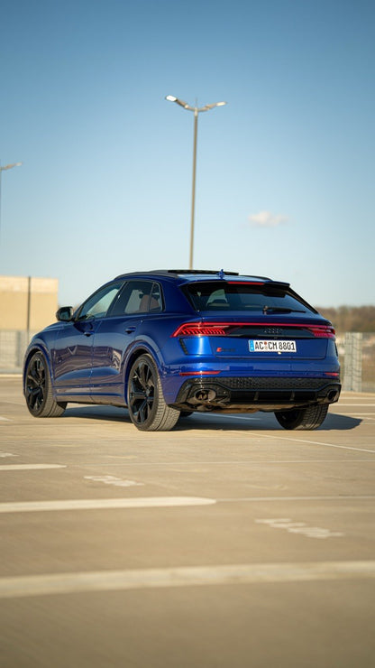 Audi RSQ8 San-Marino-Blau
